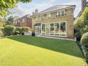 6 bed house for sale