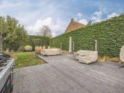 6 bed house for sale