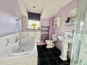 6 bed house for sale