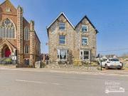 6 bed house for sale