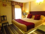 6 bed house for sale