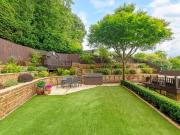 6 bed house for sale