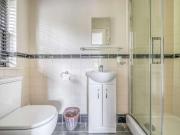 6 bed house for sale