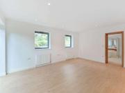 6 bed house for sale