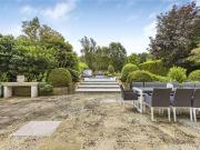 6 bed house for sale