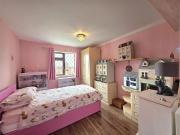 6 bed house for sale