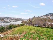 6 bed house for sale