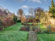 6 bed house for sale