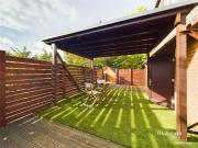 6 bed house for sale