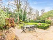 6 bed house for sale