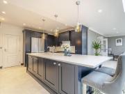 6 bed house for sale