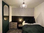 6 bed house to rent in Ariel Close