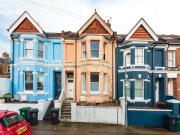 6 bed Mid Terraced House to rent in Brighton And Hove...