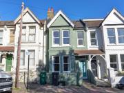 6 bed Mid Terraced House to rent in Brighton And Hove...
