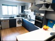 6 bed Mid Terraced House to rent in Swansea West...