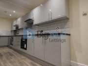 6 bed Mid Terraced House to rent in Leeds West...