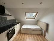 6 bed Mid Terraced House to rent in London Hammersmith...