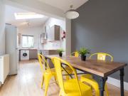 6 bed Mid Terraced House to rent in Nottingham...