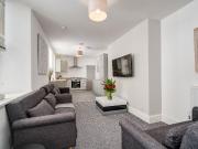 6 bed Mid Terraced House to rent in Plymouth Devon, PL4,...