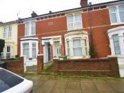 6 bed Mid Terraced House to rent in Portsmouth...
