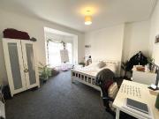 5 bed Mid Terraced House to rent in Portsmouth...