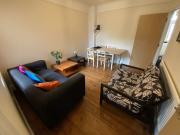 6 Bed Semi Detached House, Bishops Road, RG6