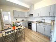 6 bed Semi Detached to rent in Portsmouth Hampshire,...