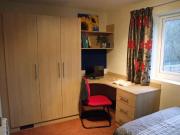 6 Bed Three Floor Flat Classic D Has an Apartment