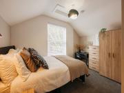 6 bedroom 5 bathroom House available for Student S