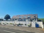 6 Bedroom Cottage House