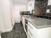 6 bedroom detached apartment to rent