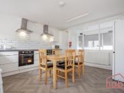 6 bedroom detached bungalow to rent