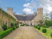 6 Bedroom Detached House