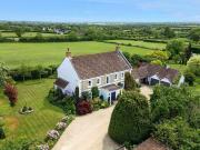 6 Bedroom Detached House