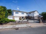 6 Bedroom Detached House