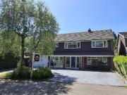 6 Bedroom Detached House