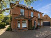 6 Bedroom Detached House