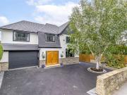 6 Bedroom Detached House