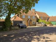 6 Bedroom Detached House