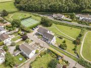 6 Bedroom Detached House
