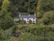 6 Bedroom Detached House