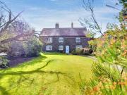 6 Bedroom Detached House