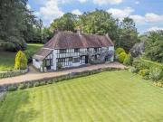 6 Bedroom Detached House