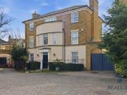 6 Bedroom Detached House