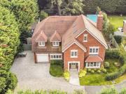6 Bedroom Detached House