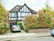 6 Bedroom Detached House
