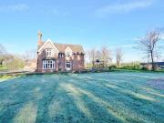 6 Bedroom Detached House