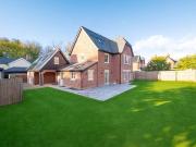 6 Bedroom Detached House