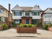 6 Bedroom Detached House
