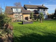 6 Bedroom Detached House